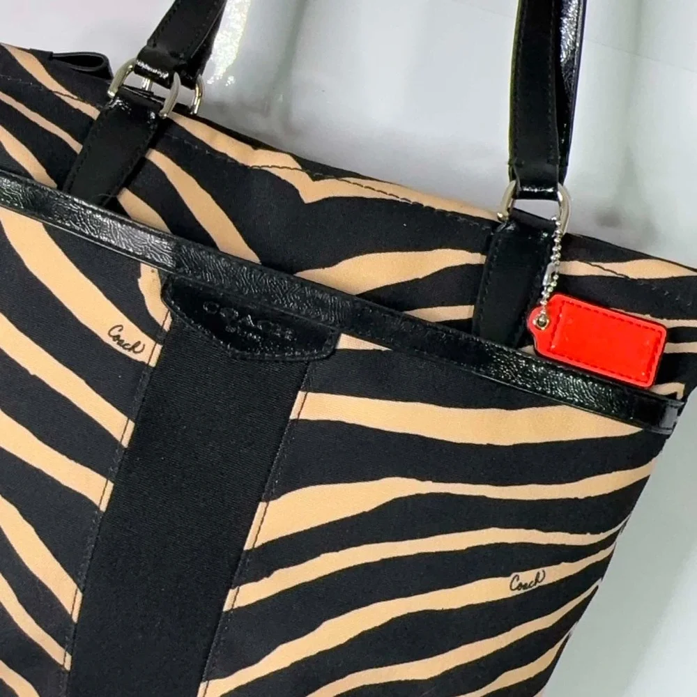 Coach F23283 Signature Stripe Zebra Print Tote Black Tan Patent Shoulder Bag Y2K